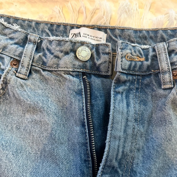 Zara ripped jeans - Picture 1 of 3